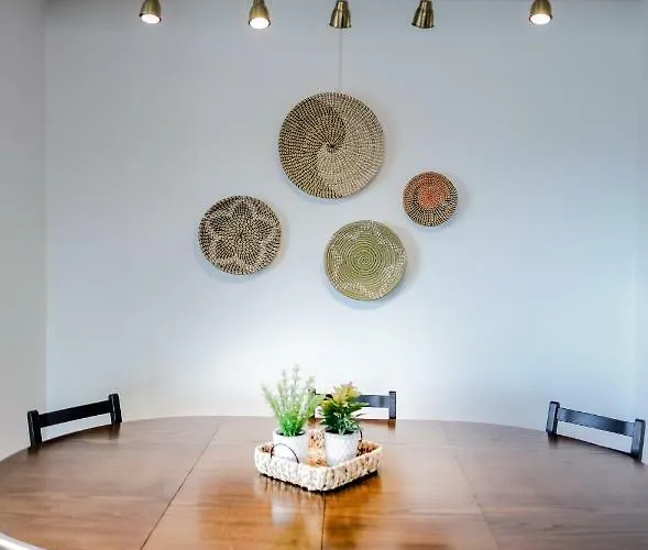 Cozy 3 In Centre פנאפיל